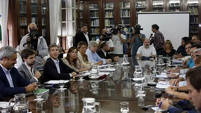 Por decimosegunda vez, los docentes se reúnen con el gobierno por las paritarias Por decimosegunda vez, los docentes se reúnen con el gobierno por las paritarias