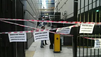Triaca despidió trabajadores de maestranza que había prometido reincorporar Triaca despidió trabajadores de maestranza que había prometido reincorporar