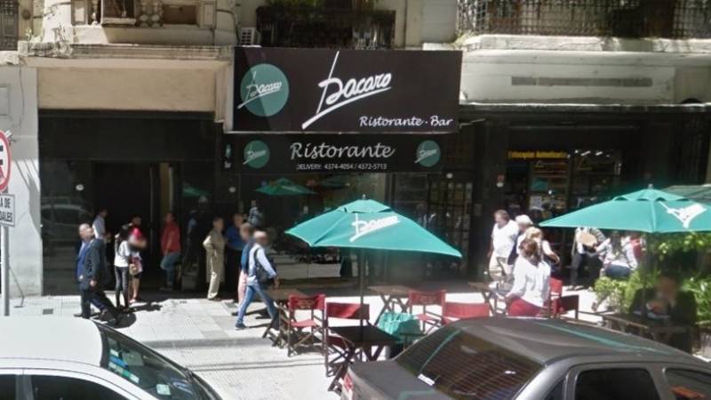 Un bar porteño usó un cartel misógino y estallaron las críticas