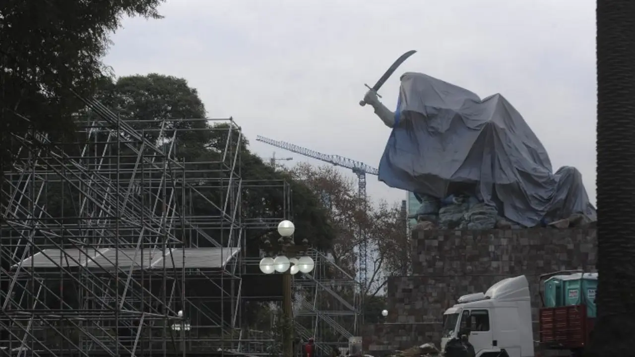Aprobaron trasladar la estatua de Juana Azurduy y denuncian un negociado PRO