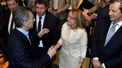 Macri le suelta la mano a Santa Cruz y dijo que "va camino a ser Venezuela" Macri le suelta la mano a Santa Cruz y dijo que "va camino a ser Venezuela"