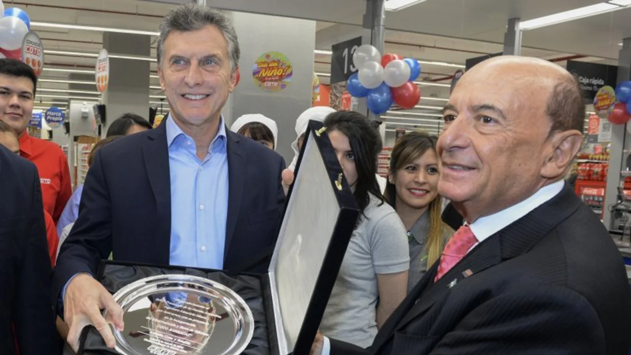 Imputaron a Alfredo Coto y a funcionarios por el arsenal encontrado en una sucursal del supermercado