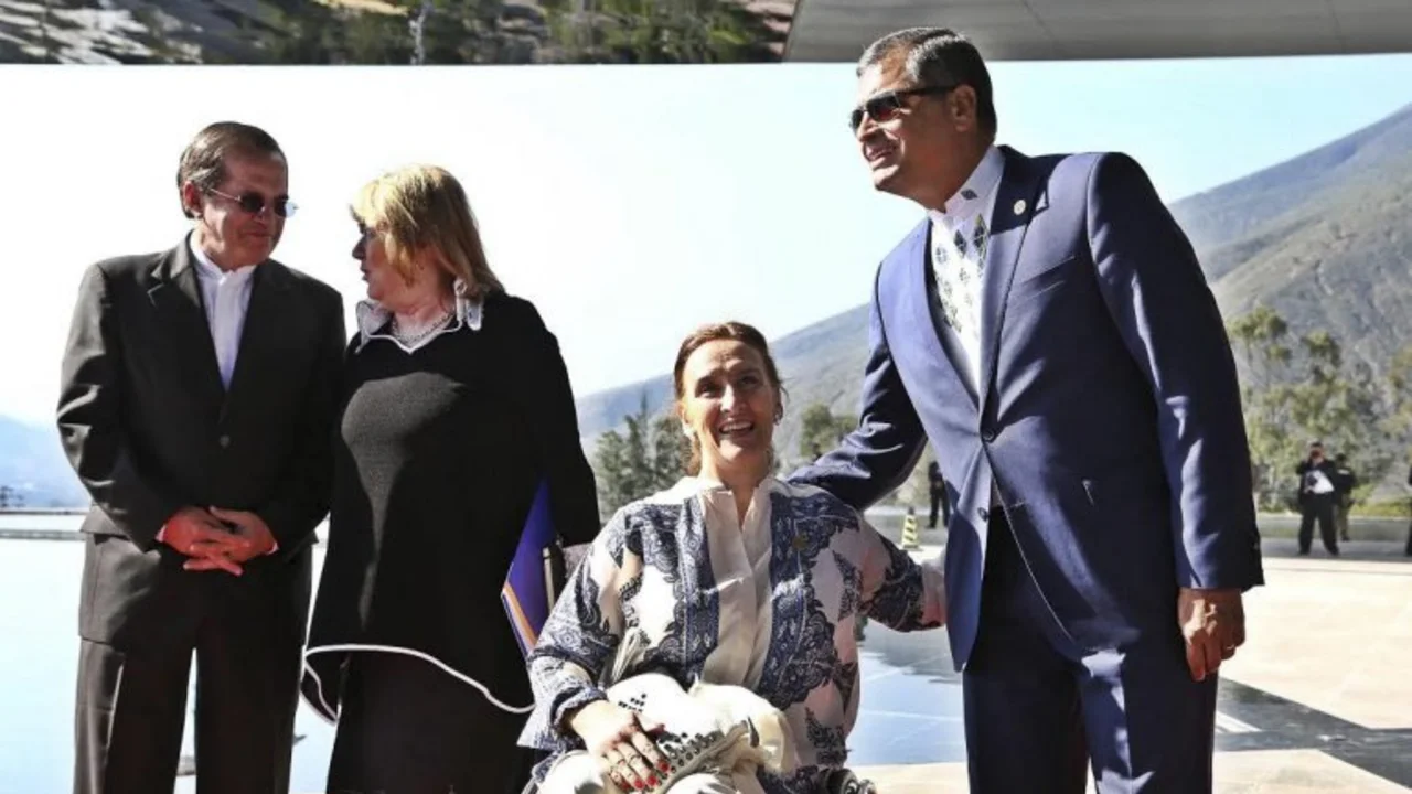 Rafael Correa desafió a Michetti y cantó una canción sobre "el cambio"