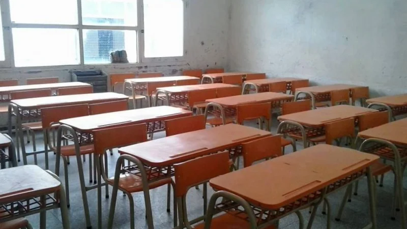 Los docentes advierten que no descartan nuevos paros si no hay paritaria