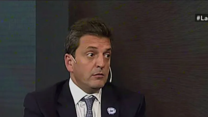 Massa con Navarro: "El Gobierno pagó deuda con fondos destinados para frenar inundaciones"