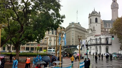 Otra vez, una Plaza de Mayo vacía recibió a Macri Otra vez, una Plaza de Mayo vacía recibió a Macri