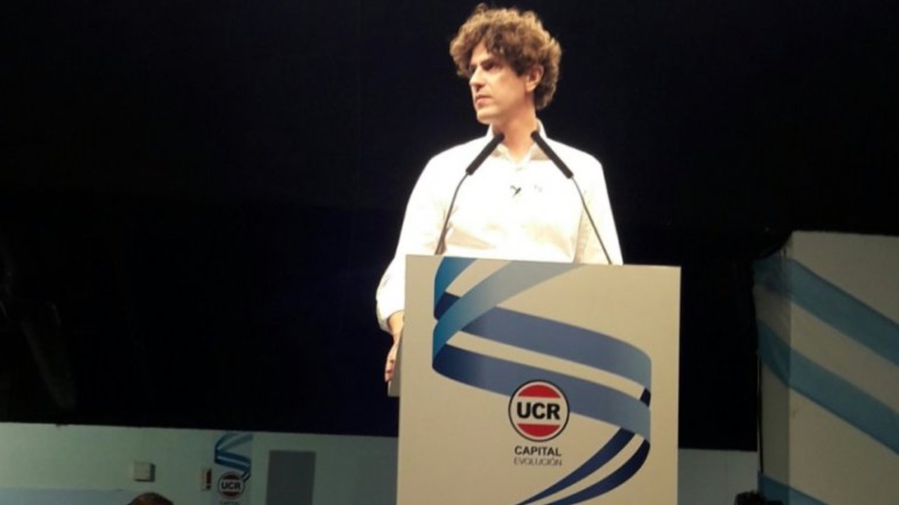 Lousteau confirmó que será candidato y explotó contra Cambiemos