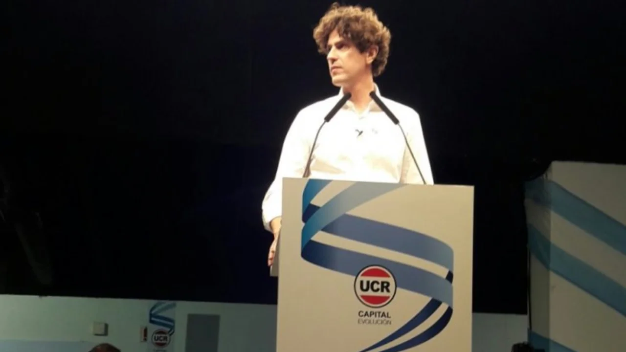 Lousteau confirmó que será candidato y explotó contra Cambiemos
