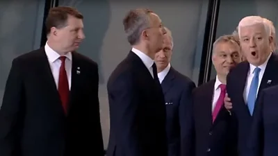 Trump quería ir adelante y empujó al primer ministro de otro país Trump quería ir adelante y empujó al primer ministro de otro país