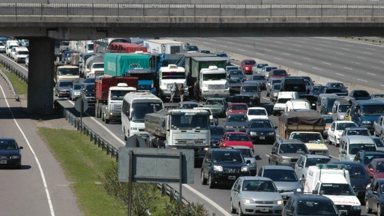 Después de aumentar peajes, el grupo Macri vendió sus acciones en la Panamericana por $550 millones