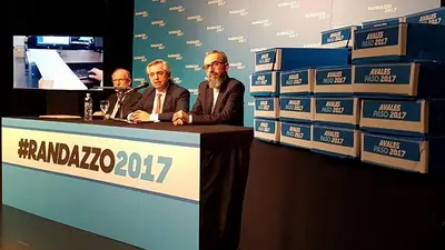 Randazzo presentó los avales de su candidatura y ratifica el deseo de una interna Randazzo presentó los avales de su candidatura y ratifica el deseo de una interna