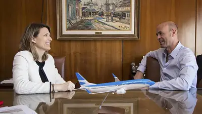 Costantini destrozó a Dietrich: "Yo no me fui de Aerolíneas, fue una decisión de mi jefe" Costantini destrozó a Dietrich: "Yo no me fui de Aerolíneas, fue una decisión de mi jefe"
