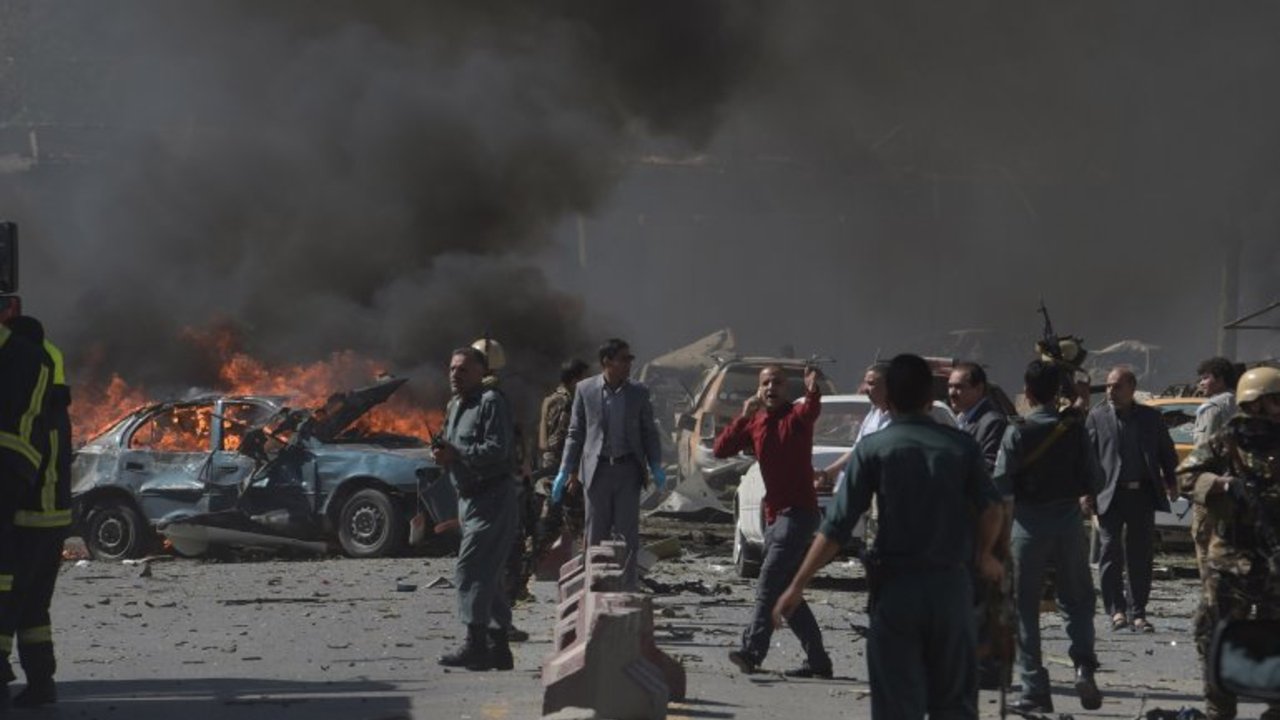 Un atentado en Kabul deja 90 muertos y 300 heridos