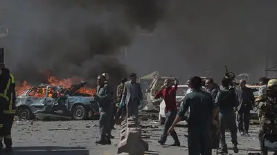 Un atentado en Kabul deja 90 muertos y 300 heridos Un atentado en Kabul deja 90 muertos y 300 heridos