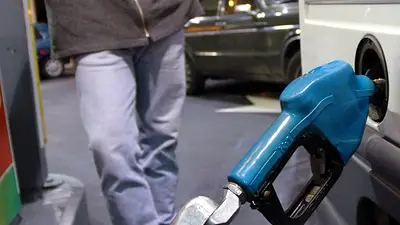Nuevo golpe al bolsillo: las petroleras preparan un aumento de la nafta del 7% Nuevo golpe al bolsillo: las petroleras preparan un aumento de la nafta del 7%