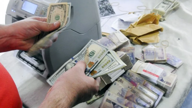 Suba del dólar: en una hora creció 27 centavos y hay bancos que lo venden a $21,40