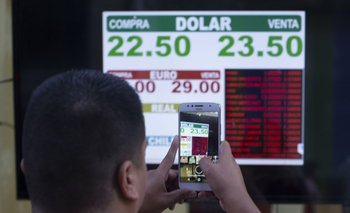 Fiebre verde: ¿A qué se debe el amor de los argentinos por el dólar? | Dólar