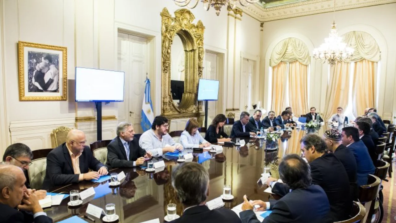 Roberto Navarro reveló cuánto ganó el gabinete de Macri por la devaluación