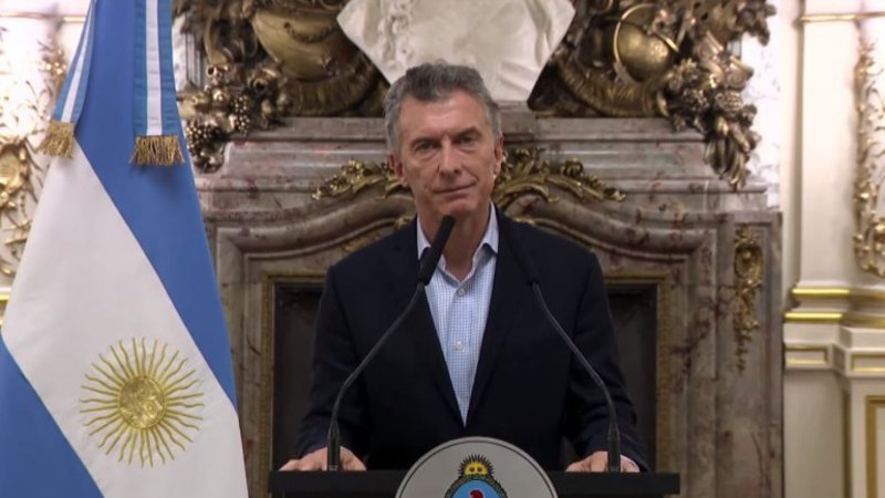 El Gobierno acordó un blindaje con el FMI a cambio de bajar jubilaciones