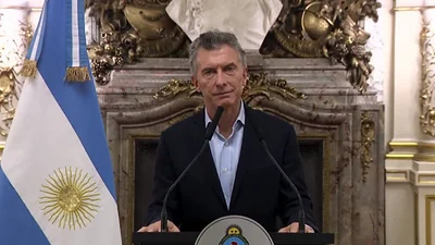 El Gobierno acordó un blindaje con el FMI a cambio de bajar jubilaciones El Gobierno acordó un blindaje con el FMI a cambio de bajar jubilaciones