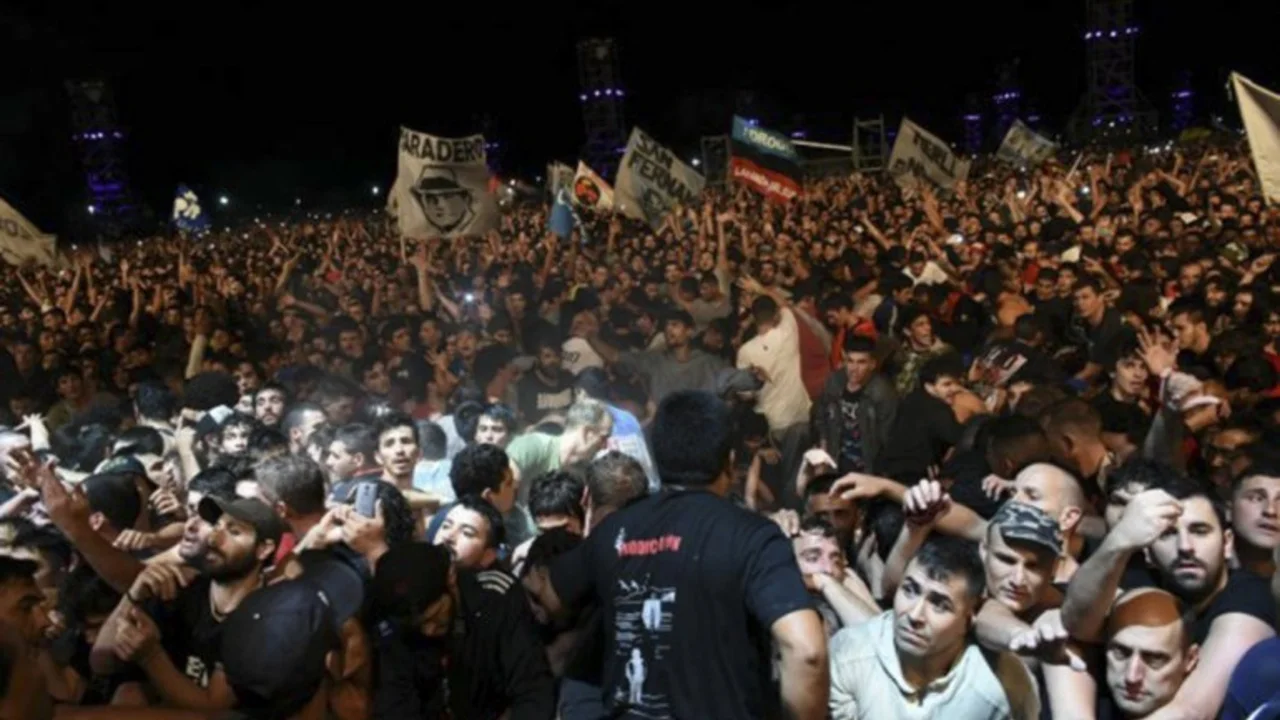 Alarmante: los sectores medios y bajos dejaron de ir a eventos culturales por motivos económicos