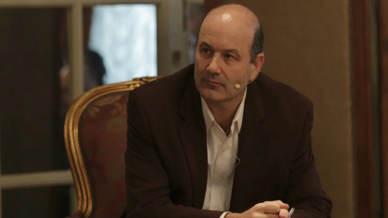 La Justicia intimó a Sturzenegger para que confirme si operó con dólar futuro