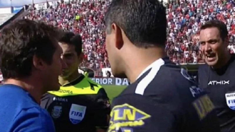 El partido de Boca terminó en polémica por un comentario del árbitro