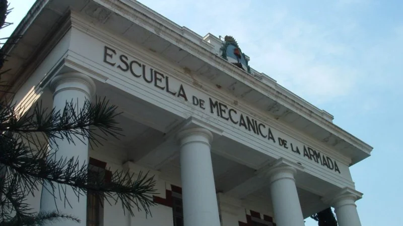 Por amenaza de bomba, desalojan el edificio de la ex Esma