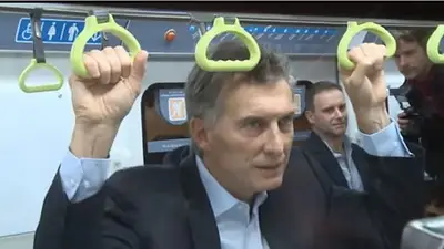 Filman una puesta en escena de Macri y Larreta en el subterráneo Filman una puesta en escena de Macri y Larreta en el subterráneo