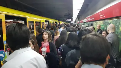 Por una falla en los frenos, la Línea B tuvo que detener su servicio Por una falla en los frenos, la Línea B tuvo que detener su servicio