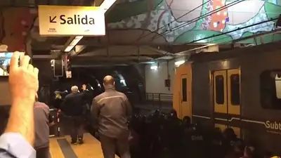 Feroz represión al paro de subtes: 7 trabajadores detenidos Feroz represión al paro de subtes: 7 trabajadores detenidos