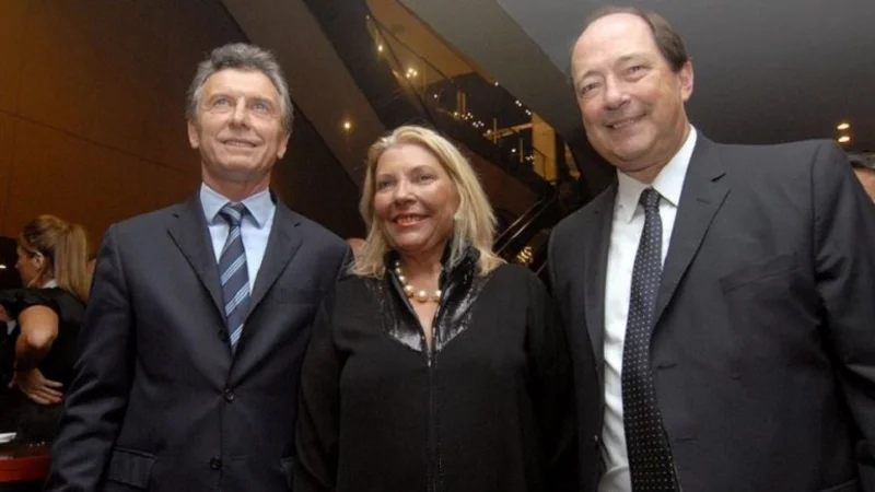 Los laboratorios a los que Carrió acuso de coimeros aportaron a la campaña de Macri