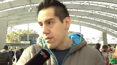 Un pasajero sorprendió al movilero TN tras defender a los trabajadores del subte Un pasajero sorprendió al movilero TN tras defender a los trabajadores del subte