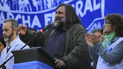 Marcha Federal Docente: Baradel pidió una "paritaria con salarios dignos" Marcha Federal Docente: Baradel pidió una "paritaria con salarios dignos"
