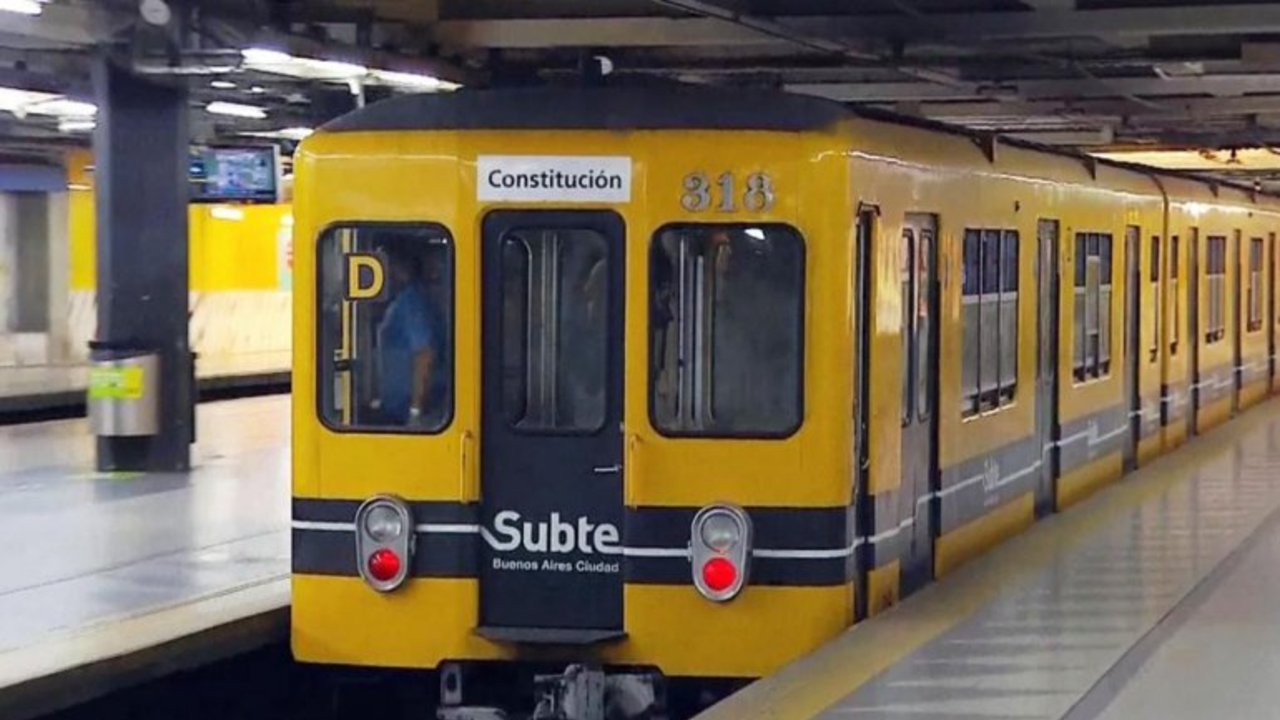 Metrovías anunció tres despidos y 181 suspensiones