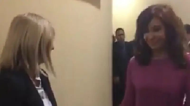 Video: así entraba Cristina Kirchner a la sesión para frenar el tarifazo