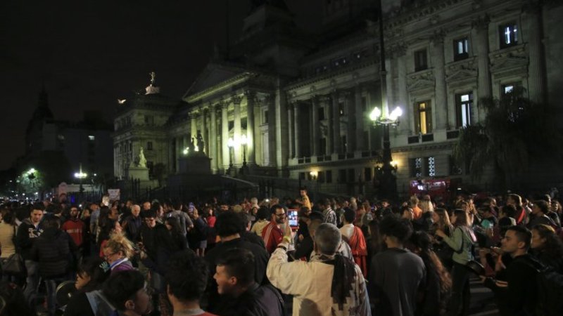 Convocan a un ruidazo contra el veto de Macri