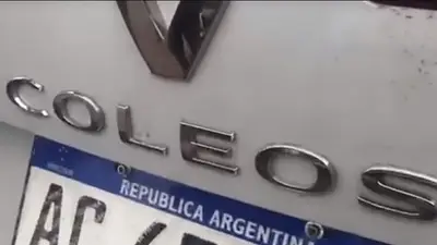 Furioso anti-k cambió el nombre de su auto por odio a Cristina Furioso anti-k cambió el nombre de su auto por odio a Cristina