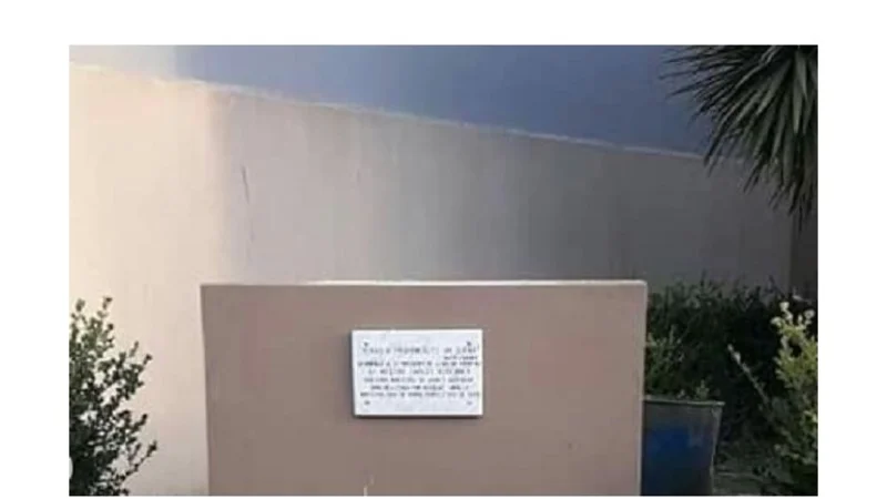 Vandalizaron el busto de Néstor Kirchner y lo enterraron en un pozo