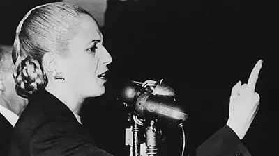 Presentan un libro de Eva Perón, a 100 años de su nacimiento Presentan un libro de Eva Perón, a 100 años de su nacimiento
