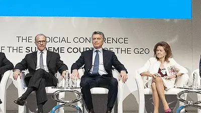 Mauricio Macri comparte negocios mineros con el presidente de la Corte Suprema Mauricio Macri comparte negocios mineros con el presidente de la Corte Suprema