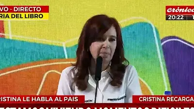 Las desopilantes placas de Crónica TV mientras transcurre el juicio contra Cristina Las desopilantes placas de Crónica TV mientras transcurre el juicio contra Cristina