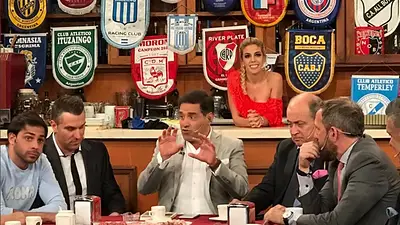 'Polémica en el Bar' arremetió contra Clarín por el ensañamiento con Alberto Fernández 'Polémica en el Bar' arremetió contra Clarín por el ensañamiento con Alberto Fernández