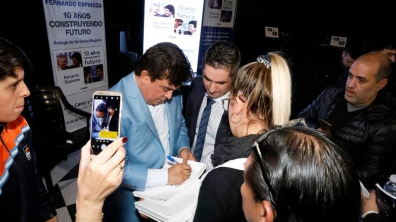 Espinoza presentó "10 años construyendo futuro", el libro sobre su gestión en La Matanza