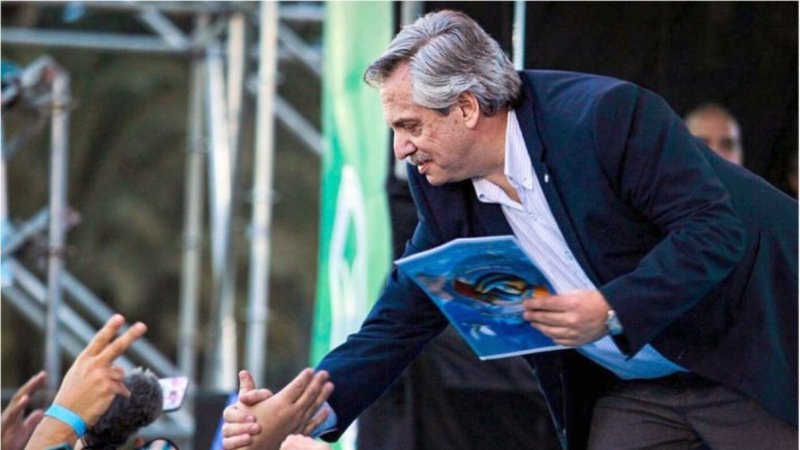 Alberto Fernández a los pobres que generó Macri: "Los vamos a volver a traer adentro"