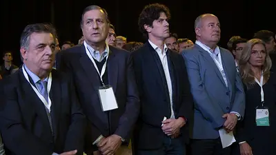 Martín Lousteau en la Convención de la UCR: "No estoy en Cambiemos, soy radical" Martín Lousteau en la Convención de la UCR: "No estoy en Cambiemos, soy radical"
