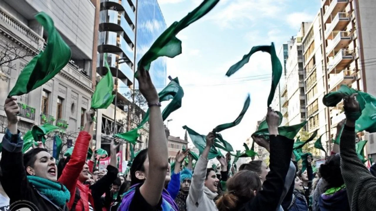 Masiva movilización en el Congreso para exigir el aborto legal, seguro y gratuito