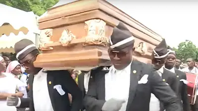 Polémico video: médicos imitaron el meme de "los negros del ataúd" con un fallecido por coronavirus Polémico video: médicos imitaron el meme de "los negros del ataúd" con un fallecido por coronavirus