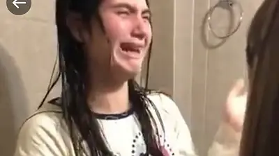 Video viral en TikTok: le cortaron mal el flequillo, se puso a llorar y se hizo tendencia en redes Video viral en TikTok: le cortaron mal el flequillo, se puso a llorar y se hizo tendencia en redes