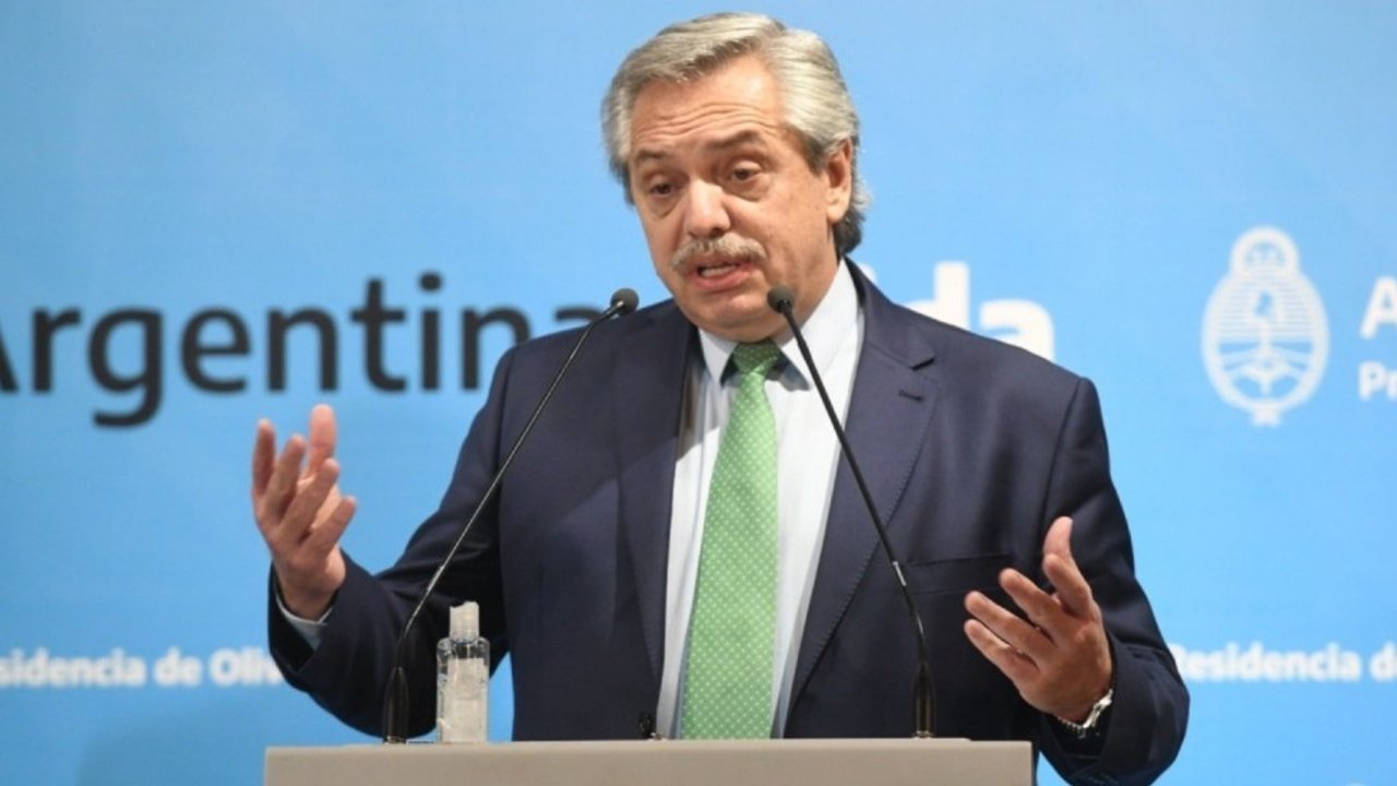 Cuarentena obligatoria: los datos de Alberto Fernández que muestran el éxito de la cuarentena